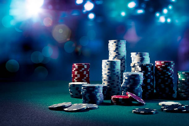 Live Texas Poker table on waze platform with multi-camera dealer studio setup